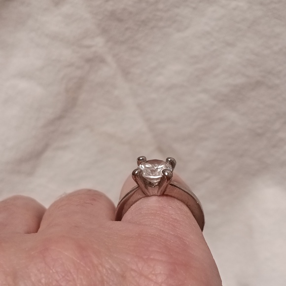 Zirconia ring size 5.75 - Picture 4 of 4